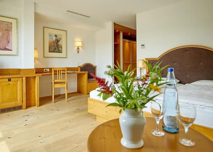 Gutshof Uttlau Hotel *